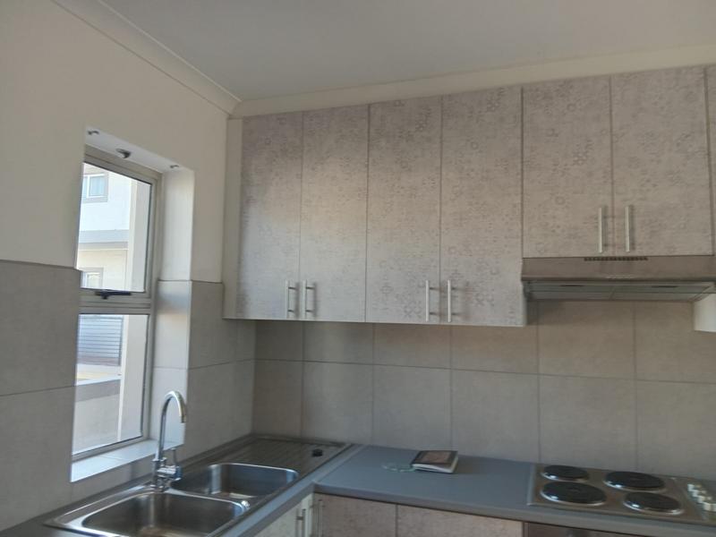 To Let 2 Bedroom Property for Rent in Uitzicht Western Cape